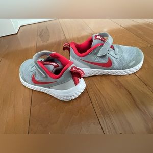 Never worn, perfect (brand new) condition nike boys 8c